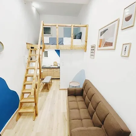 Velestinou Private Maisonette *