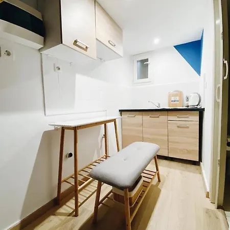 Velestinou Private Maisonette