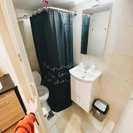 Velestinou Private Maisonette * Athens