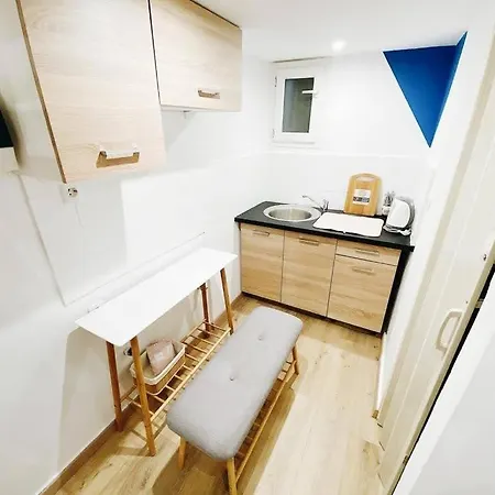 Velestinou Private Maisonette * Athens